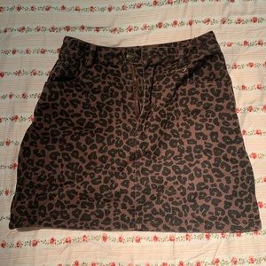 Leopard mini skirt